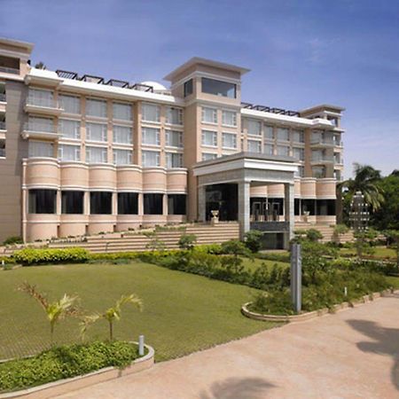 Royal Orchid Central Kireeti-Hampi Hospet Hotel Buitenkant foto