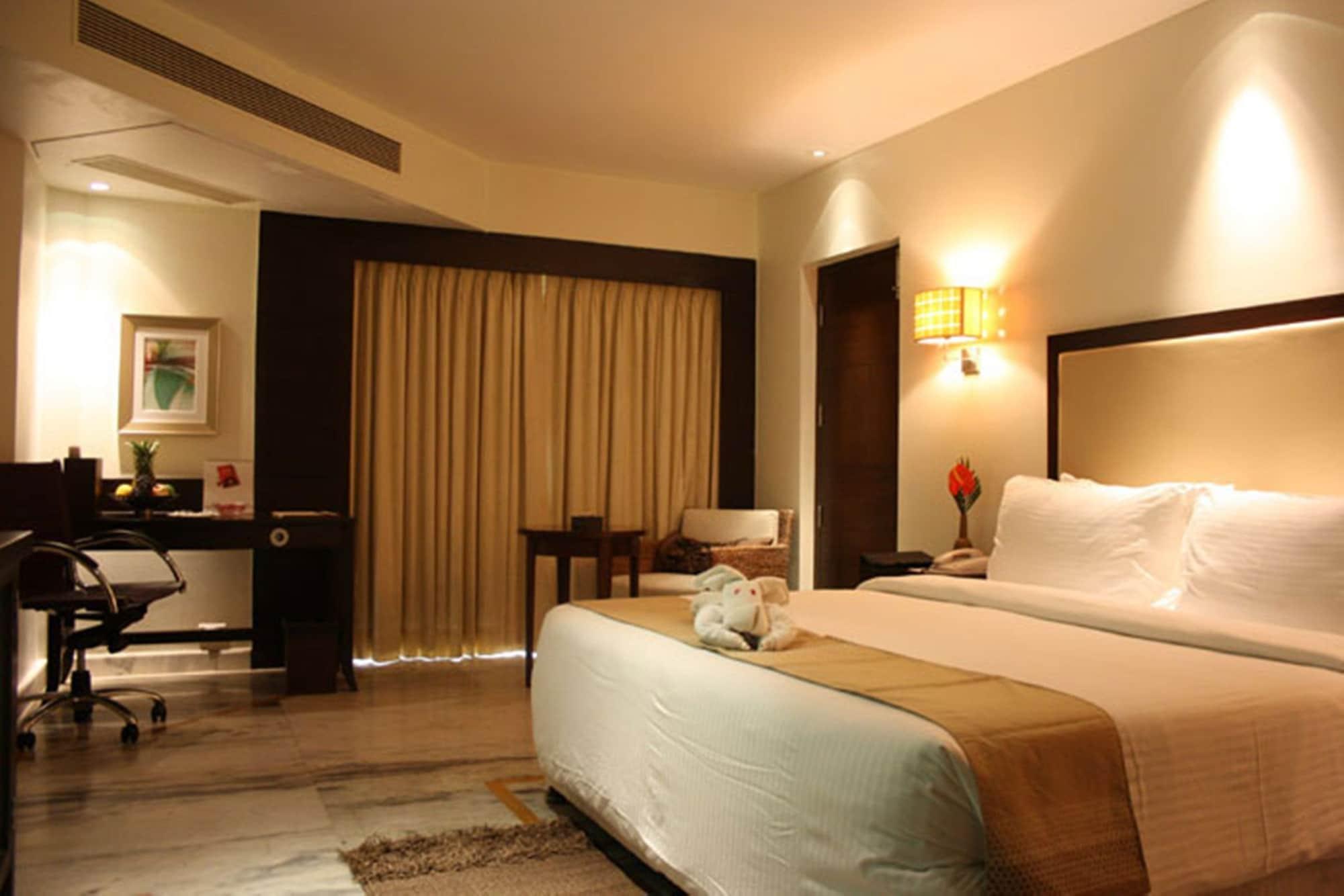 Royal Orchid Central Kireeti Hampi, Hospet Buitenkant foto