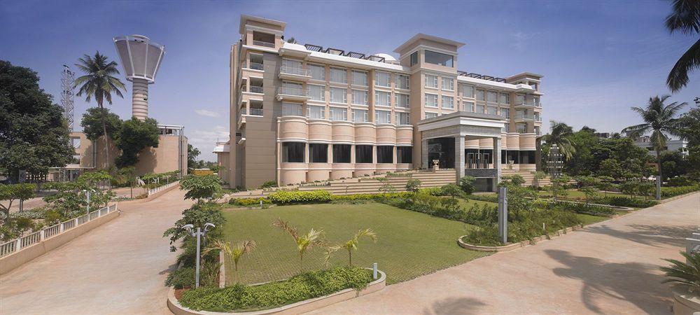 Royal Orchid Central Kireeti Hampi, Hospet Buitenkant foto