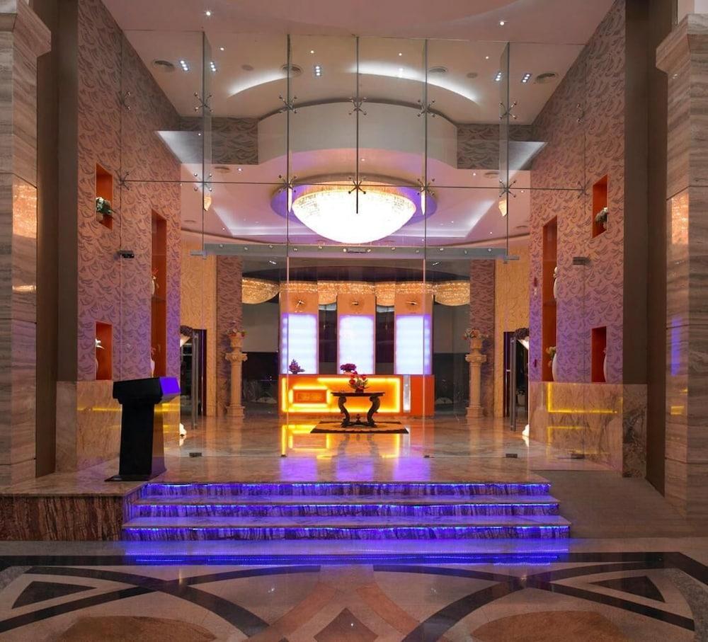 Royal Orchid Central Kireeti-Hampi Hospet Hotel Buitenkant foto