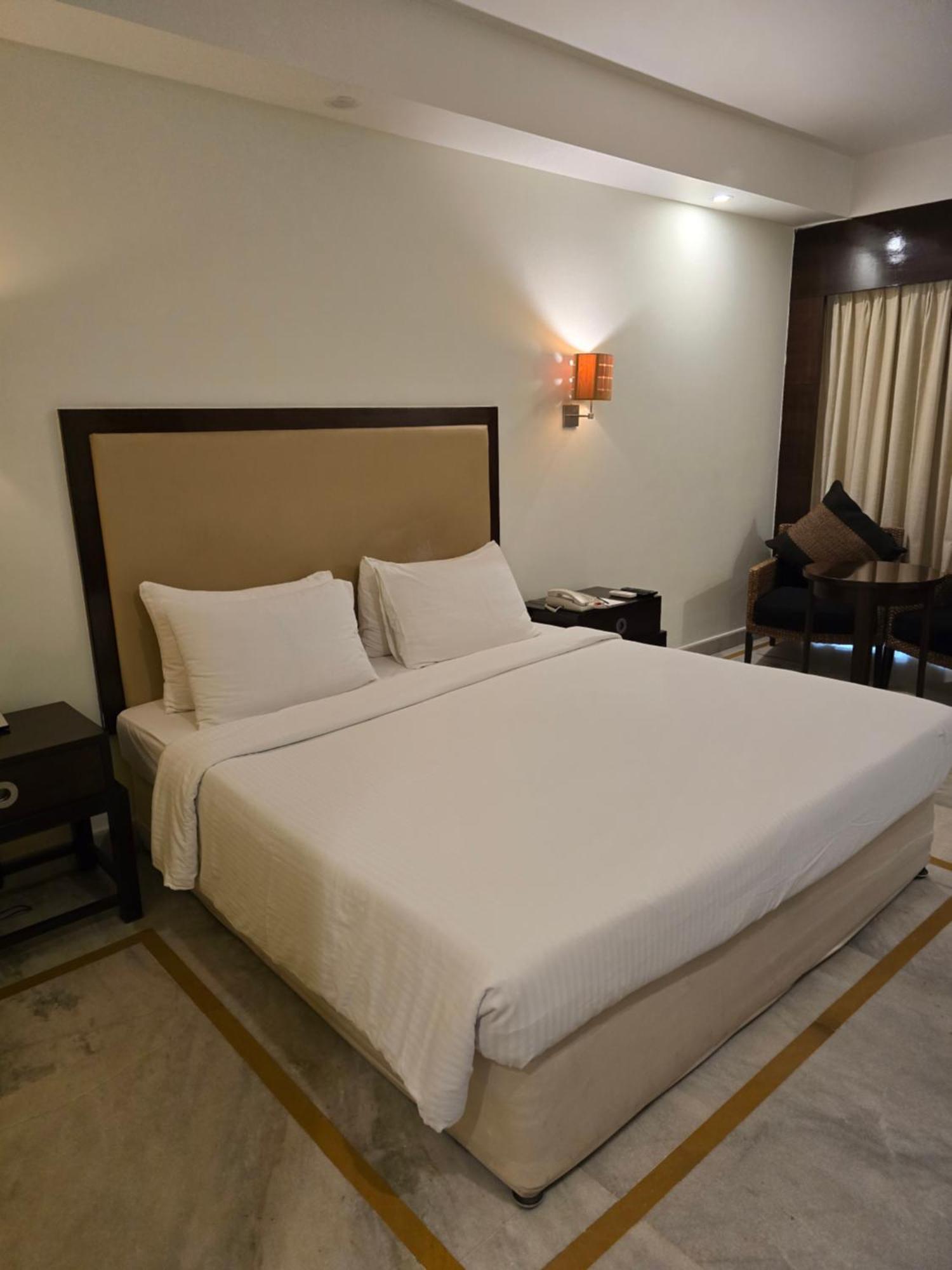 Royal Orchid Central Kireeti Hampi, Hospet Kamer foto