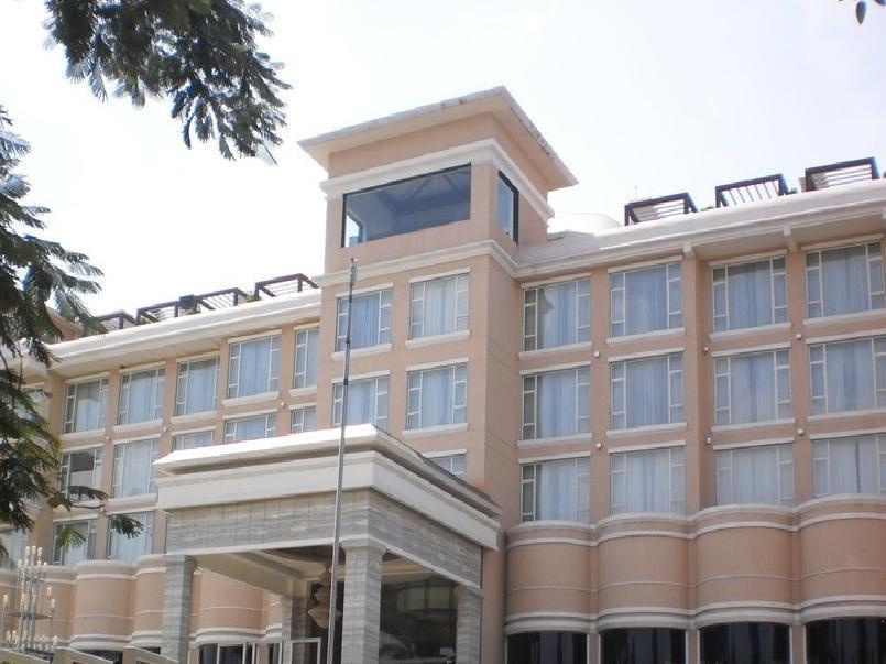 Royal Orchid Central Kireeti Hampi, Hospet Buitenkant foto