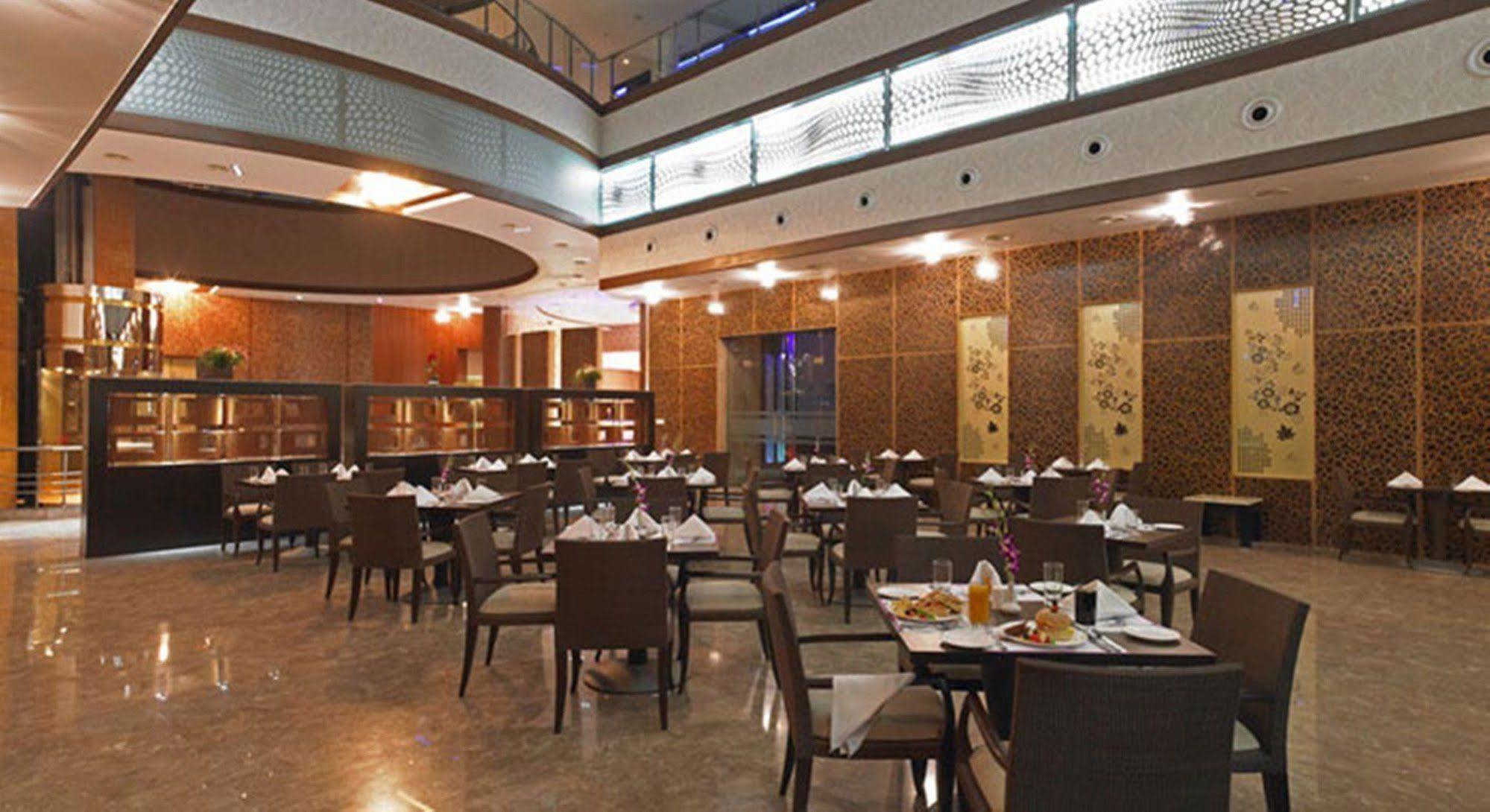 Royal Orchid Central Kireeti-Hampi Hospet Hotel Restaurant foto