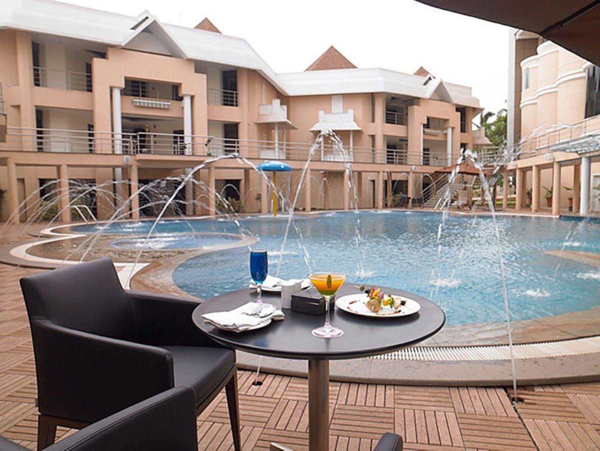 Royal Orchid Central Kireeti Hampi, Hospet Buitenkant foto